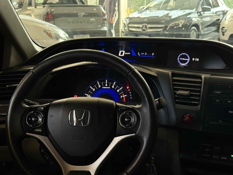 HONDA CIVIC 2.0 LXR 16V 2015/2015 LEHMEN VEÍCULOS VENÂNCIO AIRES / Carros no Vale