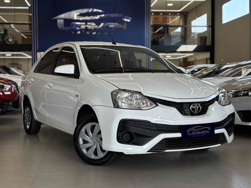 TOYOTA ETIOS 1.5 XS SEDAN 16V 2018/2018 LEHMEN VEÍCULOS VENÂNCIO AIRES / Carros no Vale