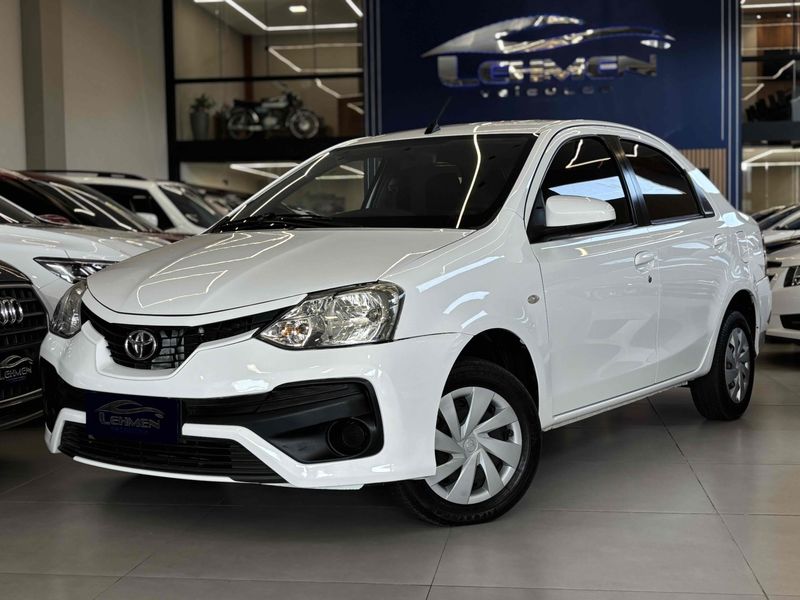 TOYOTA ETIOS 1.5 XS SEDAN 16V 2018/2018 LEHMEN VEÍCULOS VENÂNCIO AIRES / Carros no Vale