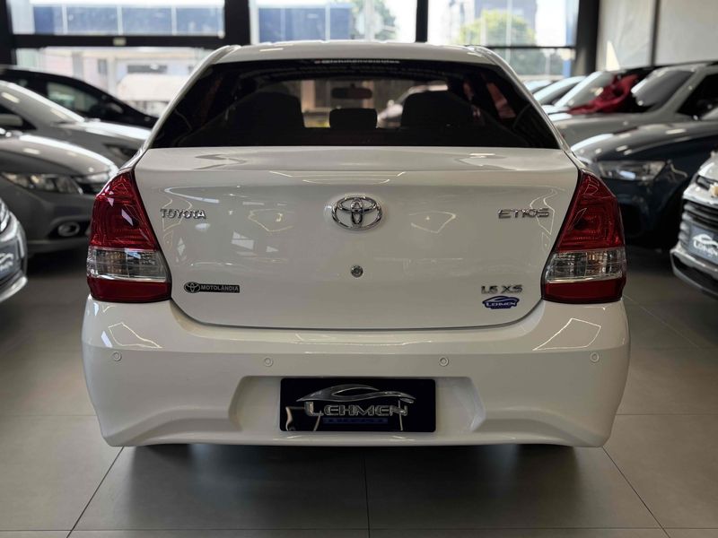TOYOTA ETIOS 1.5 XS SEDAN 16V 2018/2018 LEHMEN VEÍCULOS VENÂNCIO AIRES / Carros no Vale