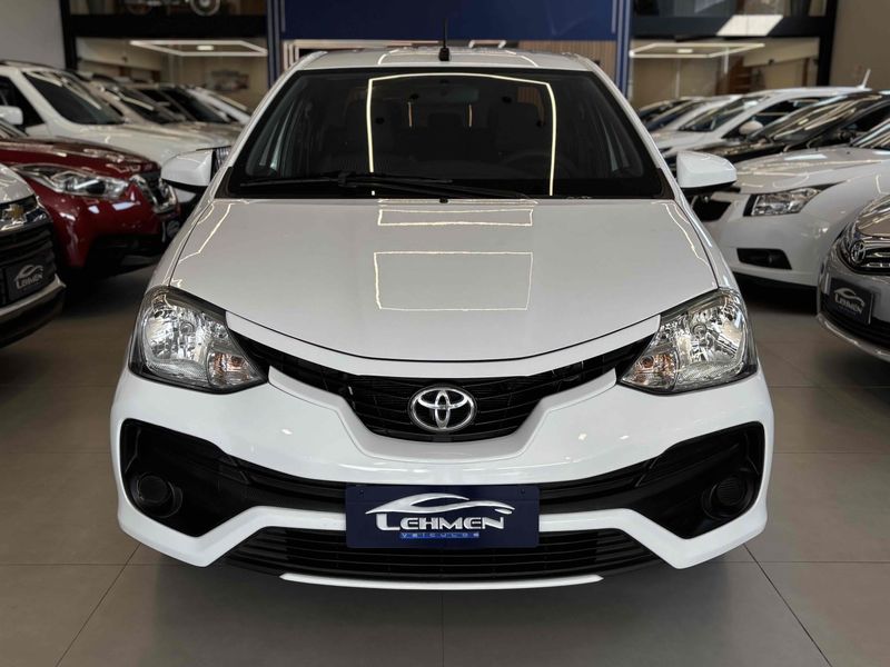 TOYOTA ETIOS 1.5 XS SEDAN 16V 2018/2018 LEHMEN VEÍCULOS VENÂNCIO AIRES / Carros no Vale