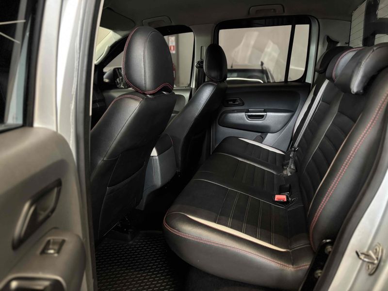 VOLKSWAGEN AMAROK 2.0 4X4 CD 16V TURBO INTERCOOLER 2013/2014 LEHMEN VEÍCULOS VENÂNCIO AIRES / Carros no Vale