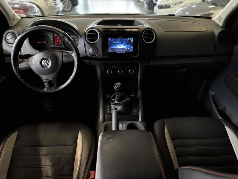 VOLKSWAGEN AMAROK 2.0 4X4 CD 16V TURBO INTERCOOLER 2013/2014 LEHMEN VEÍCULOS VENÂNCIO AIRES / Carros no Vale