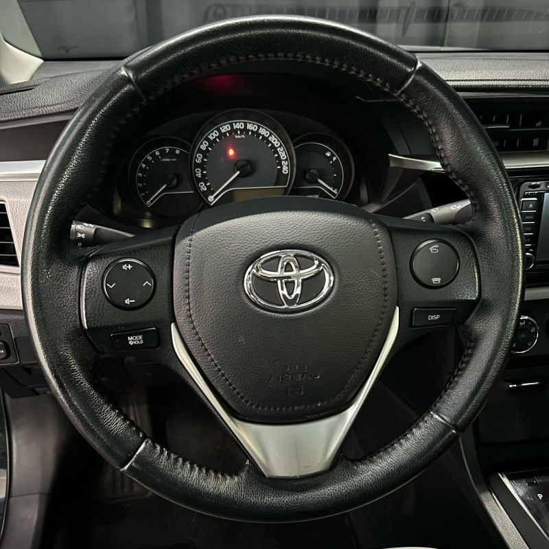 Toyota COROLLA GLi 1.8 2017/2017 SÉRGIO VEÍCULOS TEUTÔNIA / Carros no Vale