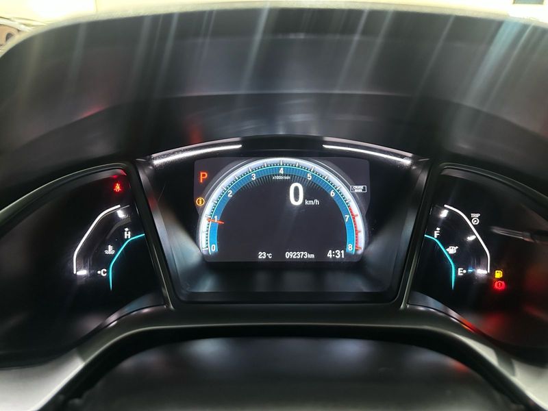 Honda Civic 2.0 16v Flexone Exl Cvt 2018/2018 SIM AUTOMÓVEIS ROLANTE / Carros no Vale