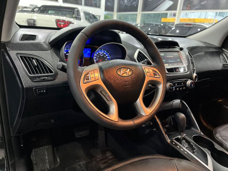 Hyundai Ix35 2.0 16v 2014/2015 SIM AUTOMÓVEIS ROLANTE / Carros no Vale