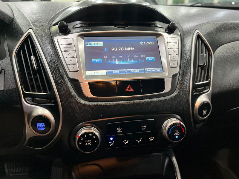 Hyundai Ix35 2.0 16v 2014/2015 SIM AUTOMÓVEIS ROLANTE / Carros no Vale