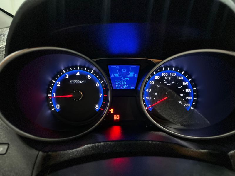 Hyundai Ix35 2.0 16v 2014/2015 SIM AUTOMÓVEIS ROLANTE / Carros no Vale