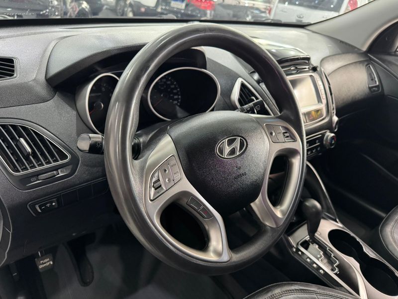 Hyundai Ix35 B 2013/2014 SIM AUTOMÓVEIS ROLANTE / Carros no Vale