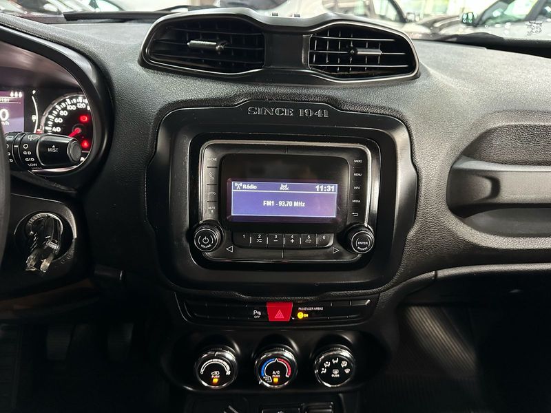 Jeep Renegade 1.8 16v Sport 2015/2016 SIM AUTOMÓVEIS ROLANTE / Carros no Vale
