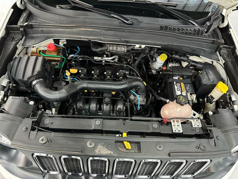 Jeep Renegade 1.8 16v Sport 2015/2016 SIM AUTOMÓVEIS ROLANTE / Carros no Vale