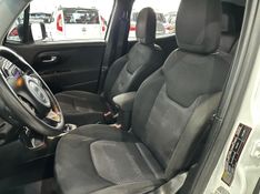 Jeep Renegade 1.8 16v Sport 2015/2016 SIM AUTOMÓVEIS ROLANTE / Carros no Vale