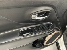 Jeep Renegade Longitude 1.8 2016/2016 SIM AUTOMÓVEIS ROLANTE / Carros no Vale