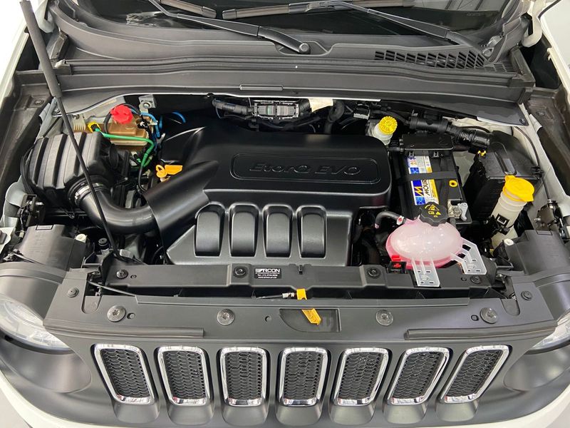 Jeep Renegade Longitude 1.8 2016/2016 SIM AUTOMÓVEIS ROLANTE / Carros no Vale