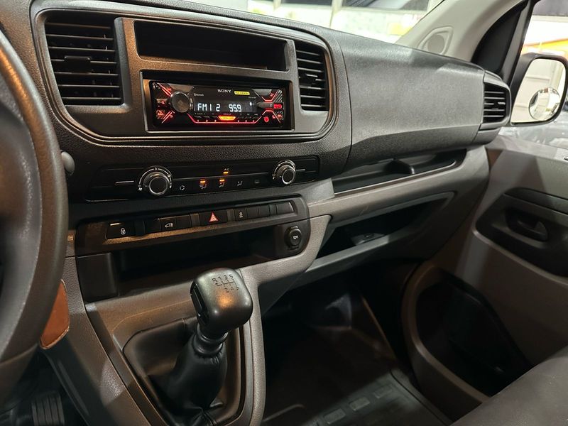 Peugeot Expert Business Pack 2020/2021 SIM AUTOMÓVEIS ROLANTE / Carros no Vale