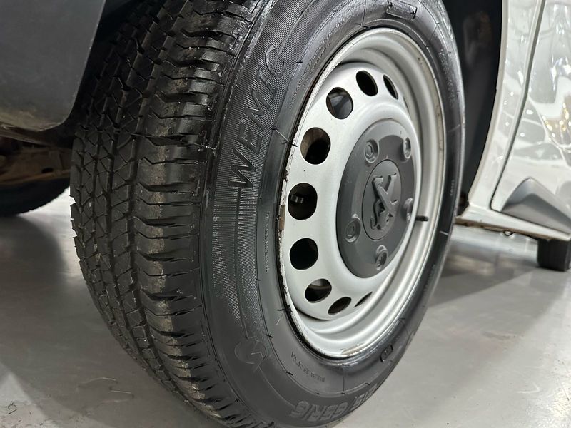 Peugeot Expert Business Pack 2020/2021 SIM AUTOMÓVEIS ROLANTE / Carros no Vale