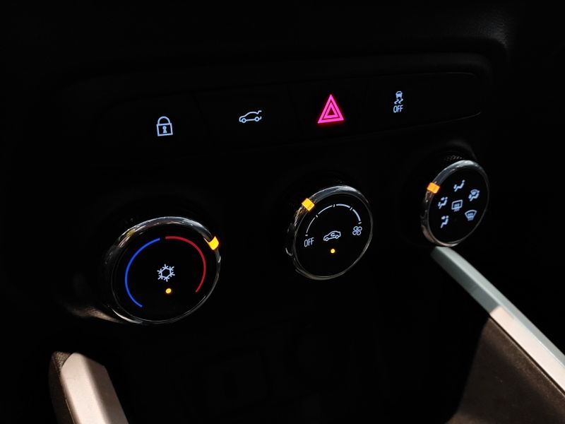 Chevrolet ONIX 1.0 FLEX LT MANUAL 2022/2023 BETIOLO NOVOS E SEMINOVOS LAJEADO / Carros no Vale