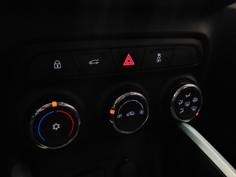 Chevrolet ONIX 1.0 FLEX LT MANUAL 2020/2020 BETIOLO NOVOS E SEMINOVOS LAJEADO / Carros no Vale