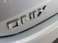 Chevrolet ONIX 1.0 FLEX LT MANUAL 2020/2020 BETIOLO NOVOS E SEMINOVOS LAJEADO / Carros no Vale