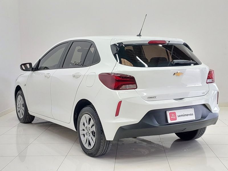 Chevrolet ONIX 1.0 FLEX LT MANUAL 2022/2023 BETIOLO NOVOS E SEMINOVOS LAJEADO / Carros no Vale