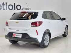 Chevrolet ONIX 1.0 FLEX LT MANUAL 2022/2023 BETIOLO NOVOS E SEMINOVOS LAJEADO / Carros no Vale