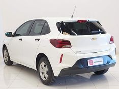 Chevrolet ONIX 1.0 FLEX MANUAL 2023/2024 BETIOLO NOVOS E SEMINOVOS LAJEADO / Carros no Vale