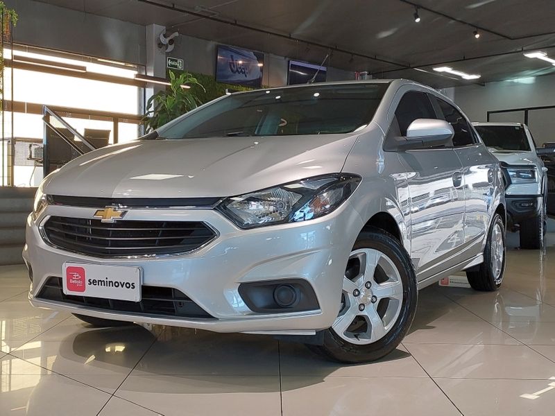 Chevrolet ONIX 1.4 MPFI LT 8V FLEX 4P MANUAL 2018/2019 BETIOLO NOVOS E SEMINOVOS LAJEADO / Carros no Vale