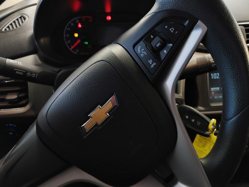 Chevrolet ONIX 1.4 MPFI LT 8V FLEX 4P MANUAL 2018/2019 BETIOLO NOVOS E SEMINOVOS LAJEADO / Carros no Vale
