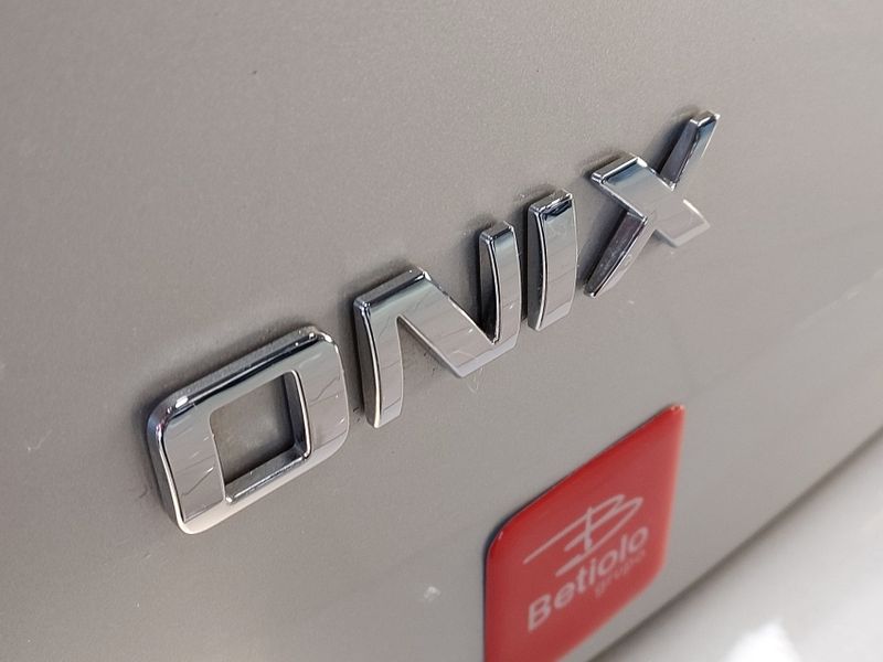 Chevrolet ONIX 1.4 MPFI LT 8V FLEX 4P MANUAL 2018/2019 BETIOLO NOVOS E SEMINOVOS LAJEADO / Carros no Vale