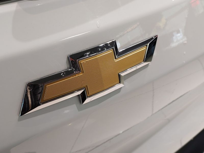 Chevrolet TRACKER 1.0 TURBO FLEX AUTOMÁTICO 2023/2024 BETIOLO NOVOS E SEMINOVOS LAJEADO / Carros no Vale