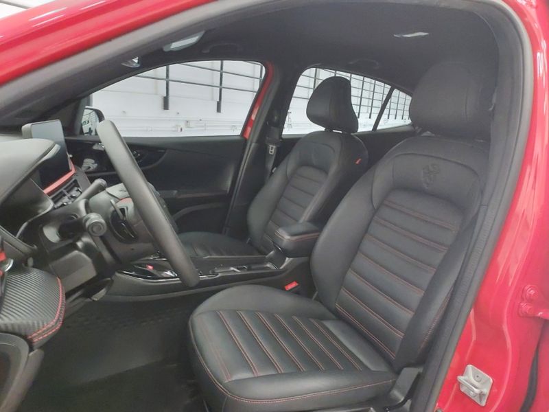 Fiat FASTBACK 1.3 TURBO 270 FLEX ABARTH AT6 2023/2024 BETIOLO NOVOS E SEMINOVOS LAJEADO / Carros no Vale