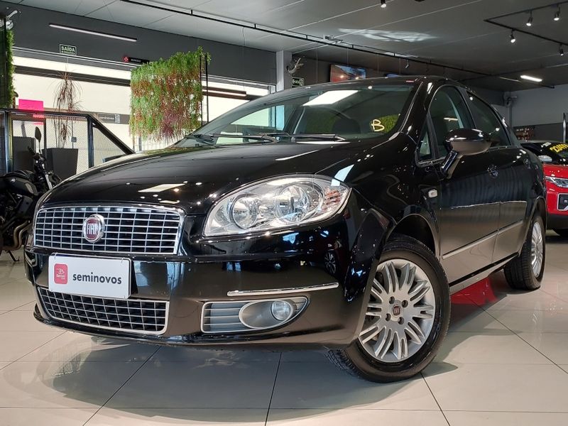 Fiat LINEA 1.8 ESSENCE 16V FLEX 4P MANUAL 2012/2013 BETIOLO NOVOS E SEMINOVOS LAJEADO / Carros no Vale