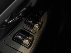Fiat LINEA 1.8 ESSENCE 16V FLEX 4P MANUAL 2012/2013 BETIOLO NOVOS E SEMINOVOS LAJEADO / Carros no Vale