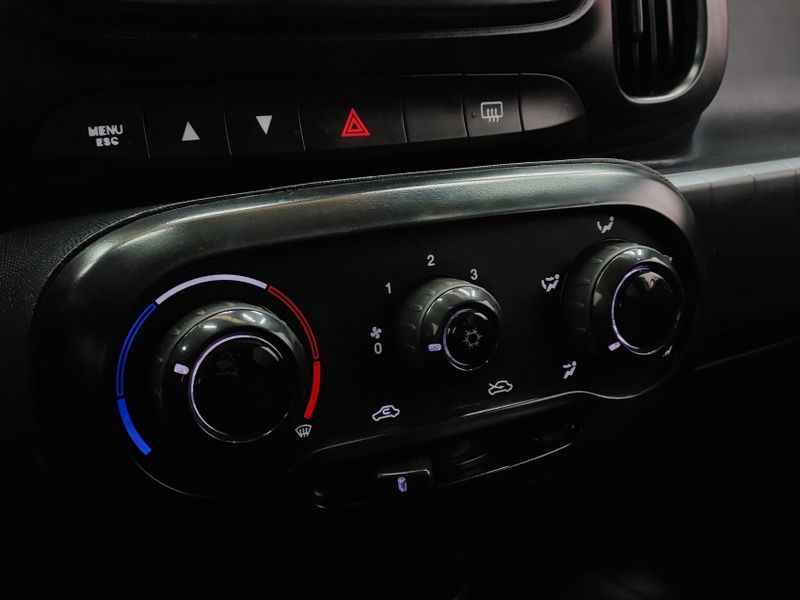 Fiat MOBI 1.0 EVO FLEX LIKE MANUAL 2022/2023 BETIOLO NOVOS E SEMINOVOS LAJEADO / Carros no Vale