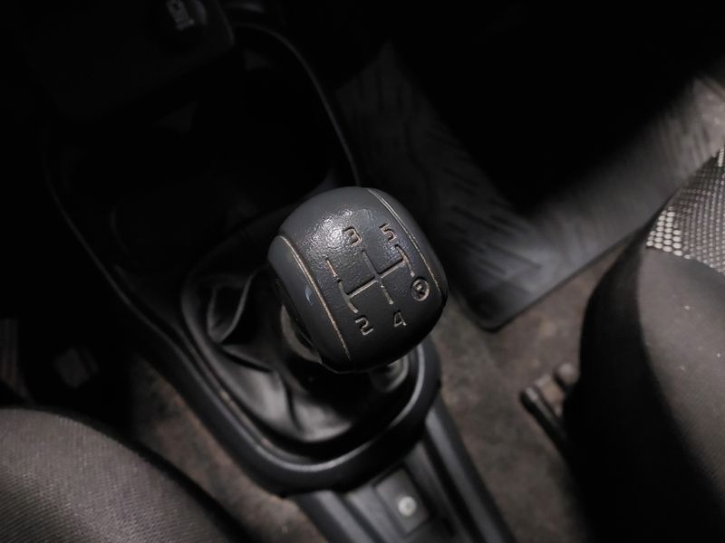 Fiat MOBI 1.0 EVO FLEX LIKE MANUAL 2022/2022 BETIOLO NOVOS E SEMINOVOS LAJEADO / Carros no Vale