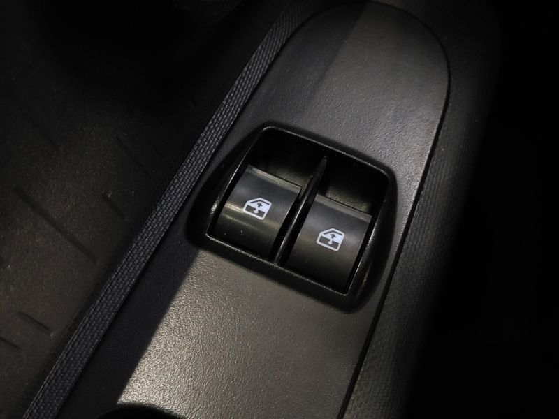 Fiat MOBI 1.0 EVO FLEX LIKE MANUAL 2023/2024 BETIOLO NOVOS E SEMINOVOS LAJEADO / Carros no Vale