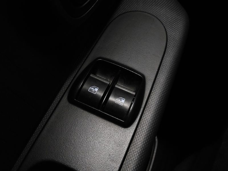 Fiat MOBI 1.0 EVO FLEX LIKE MANUAL 2022/2022 BETIOLO NOVOS E SEMINOVOS LAJEADO / Carros no Vale