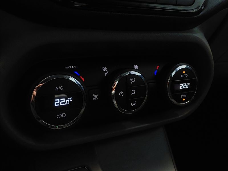 Fiat TORO 1.8 16V EVO FLEX FREEDOM AT6 2018/2018 BETIOLO NOVOS E SEMINOVOS LAJEADO / Carros no Vale