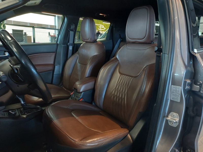 Fiat TORO 2.0 16V TURBO DIESEL RANCH 4WD AT9 2019/2020 BETIOLO NOVOS E SEMINOVOS LAJEADO / Carros no Vale