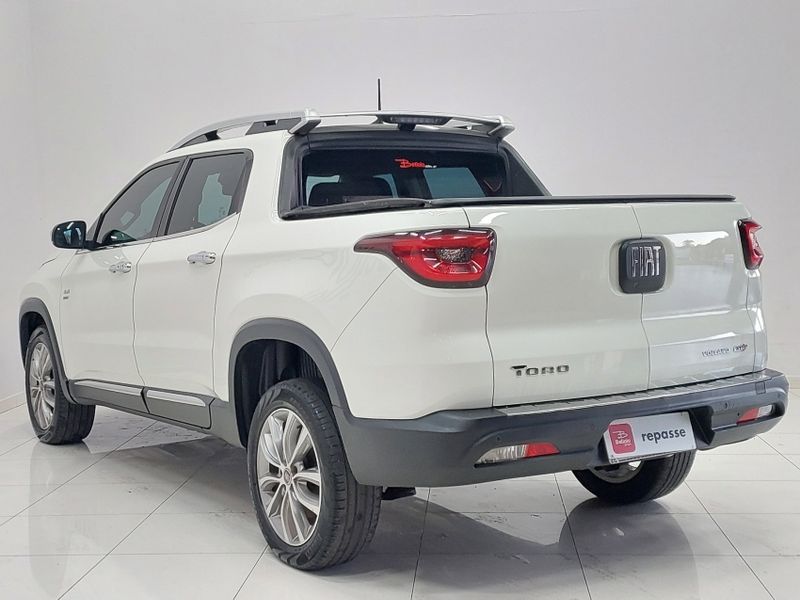 Fiat TORO 2.0 16V TURBO DIESEL VOLCANO 4WD AT9 2018/2019 BETIOLO NOVOS E SEMINOVOS LAJEADO / Carros no Vale
