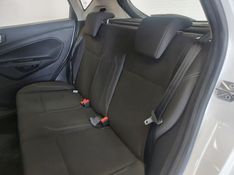 Ford FIESTA 1.6 SE HATCH 16V FLEX 4P POWERSHIFT 2013/2014 BETIOLO NOVOS E SEMINOVOS LAJEADO / Carros no Vale