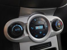 Ford FIESTA 1.6 SE HATCH 16V FLEX 4P POWERSHIFT 2013/2014 BETIOLO NOVOS E SEMINOVOS LAJEADO / Carros no Vale