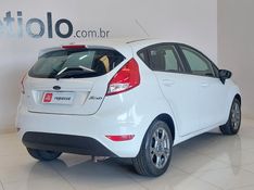 Ford FIESTA 1.6 SE HATCH 16V FLEX 4P POWERSHIFT 2013/2014 BETIOLO NOVOS E SEMINOVOS LAJEADO / Carros no Vale