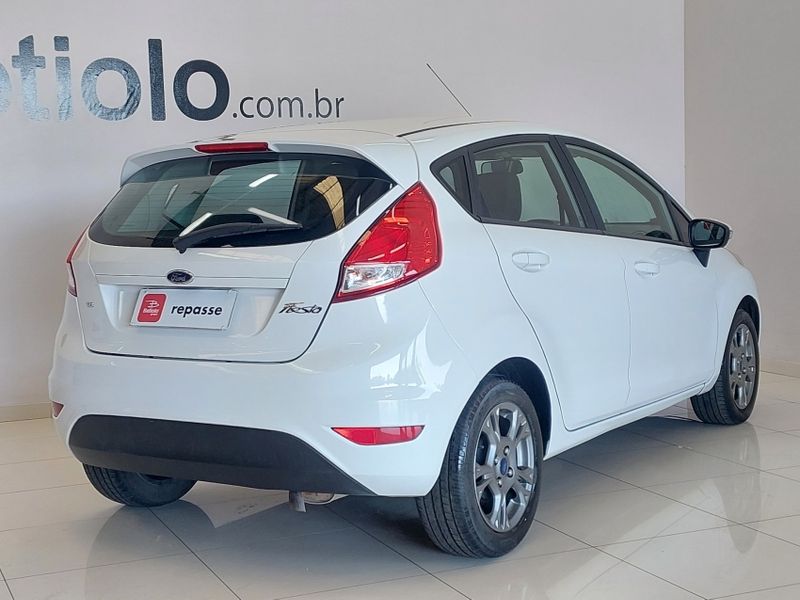 Ford FIESTA 1.6 SE HATCH 16V FLEX 4P POWERSHIFT 2013/2014 BETIOLO NOVOS E SEMINOVOS LAJEADO / Carros no Vale