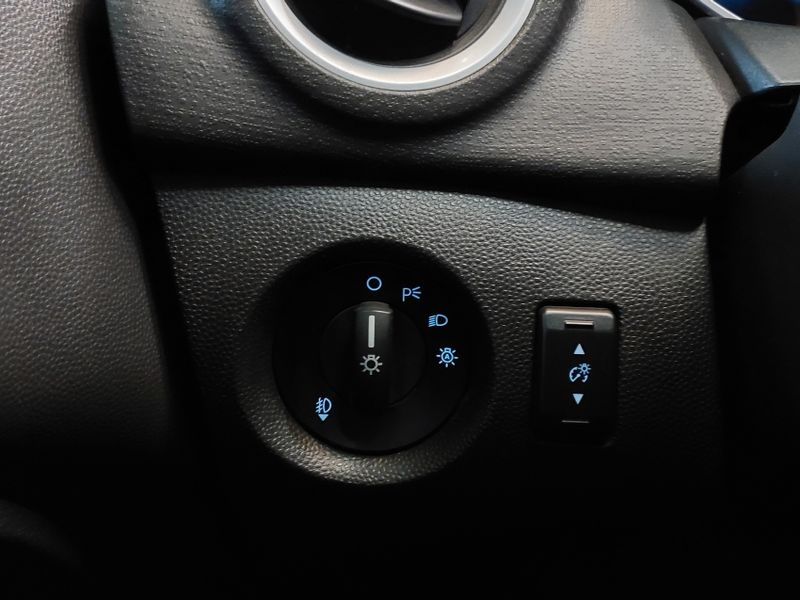 Ford FIESTA 1.6 TITANIUM SEDAN 16V FLEX 4P POWERSHIFT 2013/2014 BETIOLO NOVOS E SEMINOVOS LAJEADO / Carros no Vale