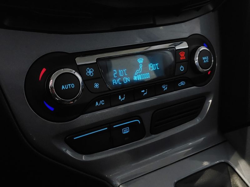 Ford FOCUS 2.0 TITANIUM SEDAN 16V FLEX 4P POWERSHIFT 2014/2014 BETIOLO NOVOS E SEMINOVOS LAJEADO / Carros no Vale