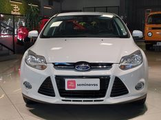 Ford FOCUS 2.0 TITANIUM SEDAN 16V FLEX 4P POWERSHIFT 2014/2014 BETIOLO NOVOS E SEMINOVOS LAJEADO / Carros no Vale