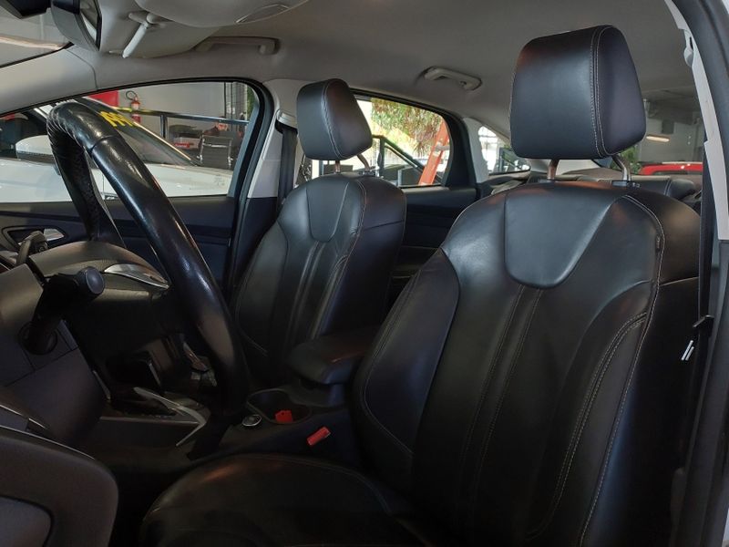 Ford FOCUS 2.0 TITANIUM SEDAN 16V FLEX 4P POWERSHIFT 2014/2014 BETIOLO NOVOS E SEMINOVOS LAJEADO / Carros no Vale