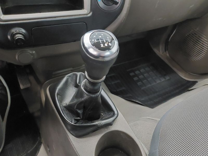 Hyundai HR 2.5 LONGO COM CAÇAMBA 4X2 16V 130CV TURBO INTERCOOLER DIESEL 2P MANUAL 2013/2014 BETIOLO NOVOS E SEMINOVOS LAJEADO / Carros no Vale