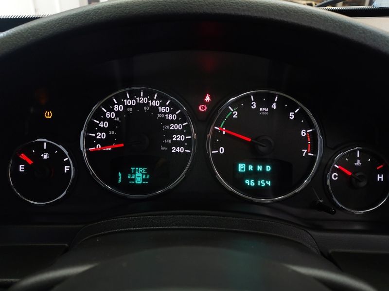 JEEP CHEROKEE 3.7 LIMITED 4X4 V6 12V GASOLINA 4P AUTOMÁTICO 2012/2012 BETIOLO NOVOS E SEMINOVOS LAJEADO / Carros no Vale